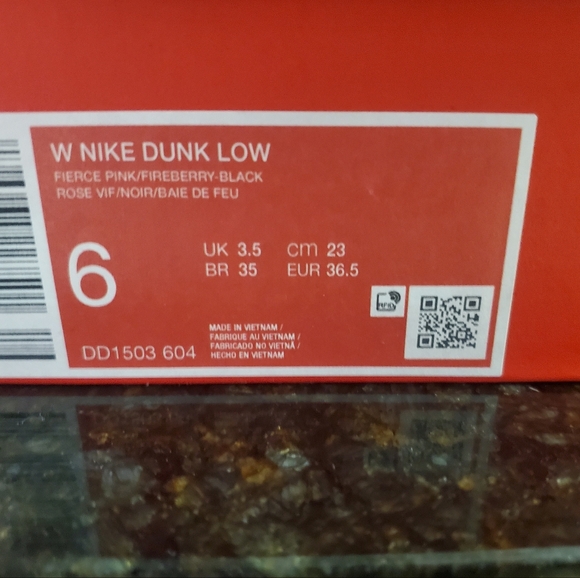 Women's NIKE 👟✨️ - Picture 5 of 5